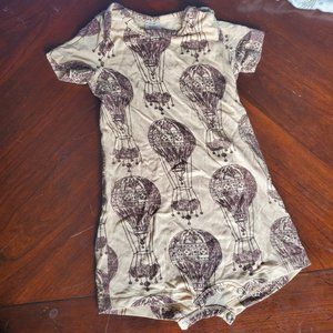 6/12m VGUC KQ Shortie romper with hot air balloons